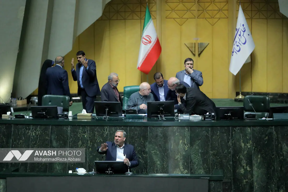 مجلس اصلاح قانون بکارگیری سلاح را بررسی می‌کند