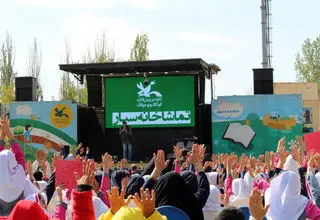 تماشاخانه‌های سیار کانون به زنجان و لرستان رفت