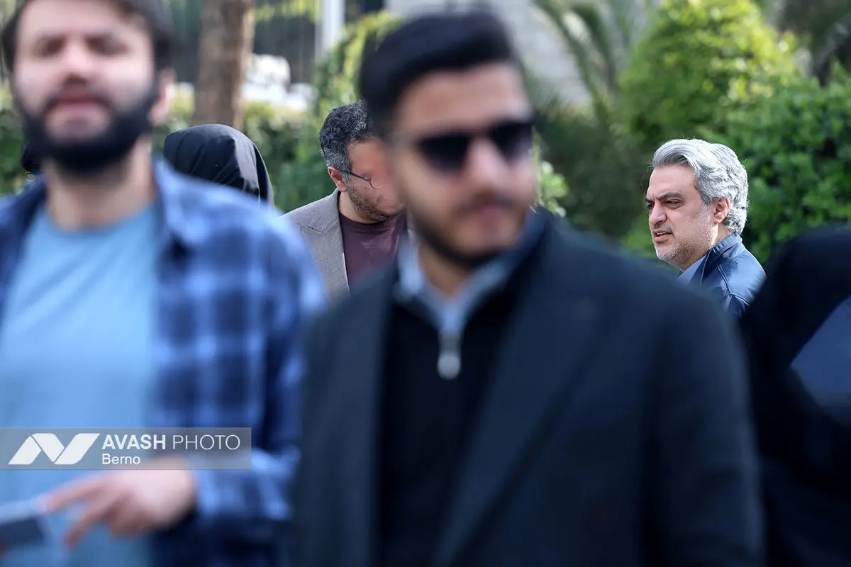 اعضای هیأت دولت در جمع خبرنگاران