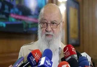 رایگان بودن مترو و BRT تا اعلام مصوبه جدید/ نصب تابلوی پناهگاه‌ مقابل ایستگاه‌های مترو