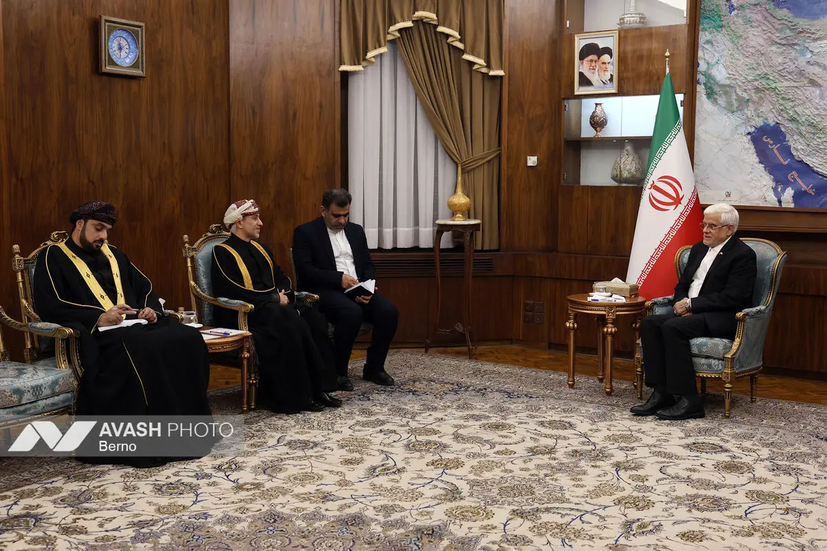 دیدار معاون اول رئیس‌جمهور با سفیر عمان