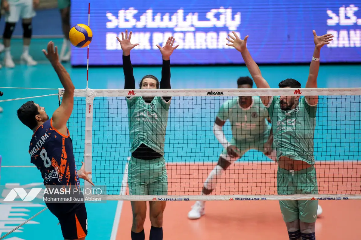 دیدار تیم های والیبال پیکان تهران و سایپا تهران