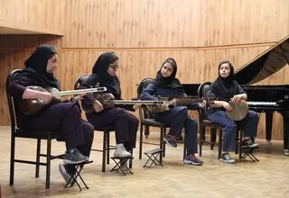 قهر نظام آموزشی با موسیقی