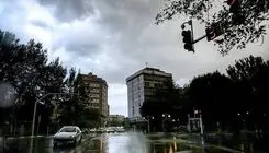 پیش بینی هوای تهران و قم فردا یکشنبه ۱۷ خرداد/ بارش باران و طوفان