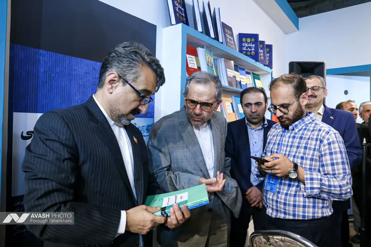 حضور مجید تخت روانچی در نمایشگاه بین المللی کتاب تهران