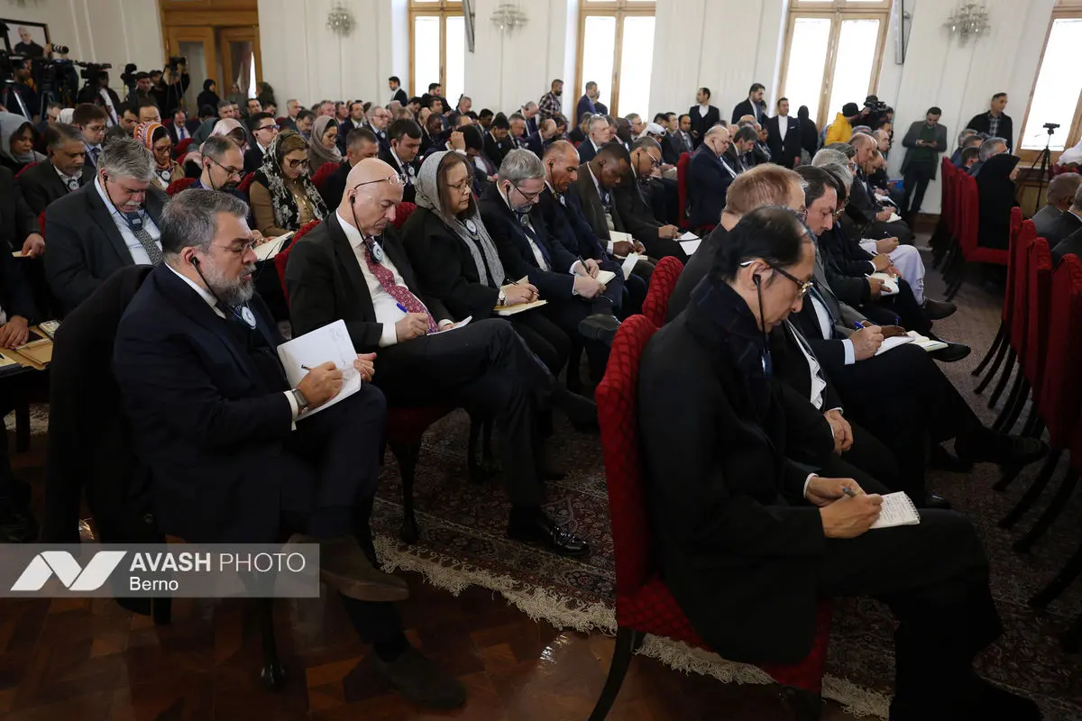 نشست وزیر امور خارجه با سفرا و روسای نمایندگی‌های خارجی مقیم تهران