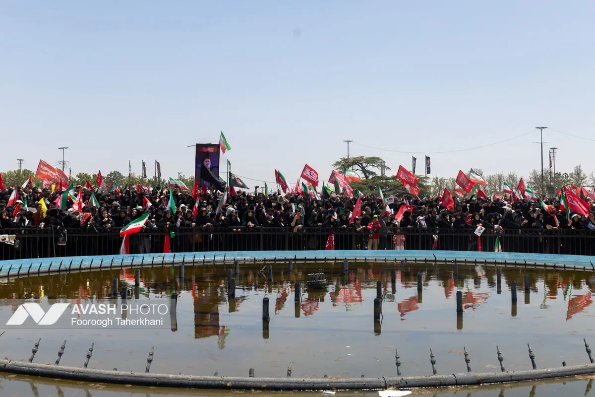 مراسم تشییع پیکر مطهر رهبر شهید انقلاب در تهران - ۴