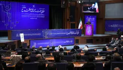 در نگاه رهبری آزادی مشروع حق مردم و تکلیف حکومت است