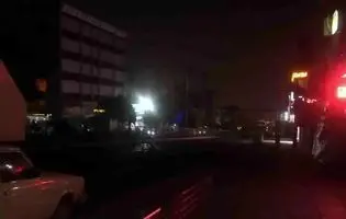 سایه‌روشن خطرات در بزرگراه‌های تاریک/ چرا انرژی خورشیدی ایران در برابر خاموشی‌های شهری هدر می‌شود؟