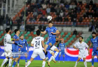  امتیاز بادآورده برای استقلال و تراکتور/ خادم‌پور کار دست ملوان داد