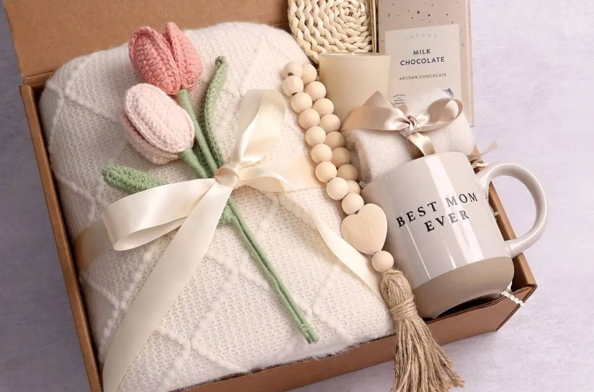 خرید کادو روز مادر ارزان در آذر ۱۴۰۴؛ یک شاخه گل چند؟