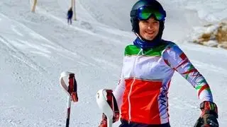 پرچمدار پناهنده به ایران بازگشت