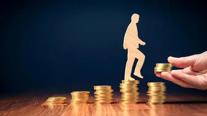 دستمزدهای فریز شده روی مرز جنگ و صلح/ حقوق ها زیر فشار رکود اقتصادی