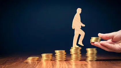 دستمزدهای فریز شده روی مرز جنگ و صلح/ حقوق ها زیر فشار رکود اقتصادی