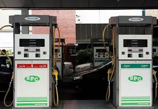 شرکت ملی پخش بنایی برای عرضه بنزین سوپر در بورس ندارد