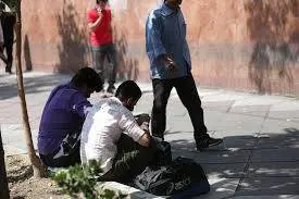 بیکاران مرفه، پرکار و مفلس 