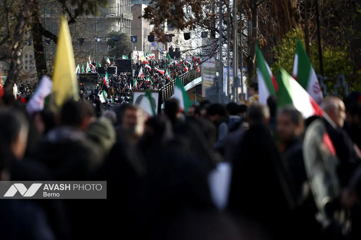تشییع پیکر ۳۵ شهید جنگ رمضان در تهران