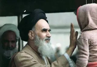 امام خمینی(ره): موضع ما برابر شوروی همان موضعی است که برابر آمریکا داریم