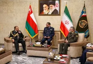 رئیس ستاد نیروهای مسلح سلطنت عمان با امیر سرلشکر موسوی دیدار کرد 