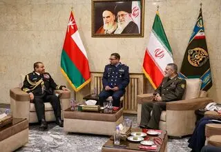 رئیس ستاد نیروهای مسلح سلطنت عمان با امیر سرلشکر موسوی دیدار کرد 
