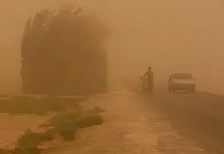 سرعت طوفان در این شهر از ۱۰۰ کیلومتر بر ساعت فراتر رفت