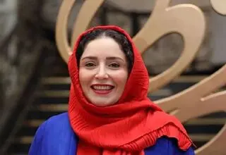 ژاله صامتی در ایرانشهر روی صحنه می‌رود 