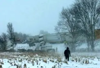 تصادف زنجیره‌ای بیش از ۱۰۰ خودرو