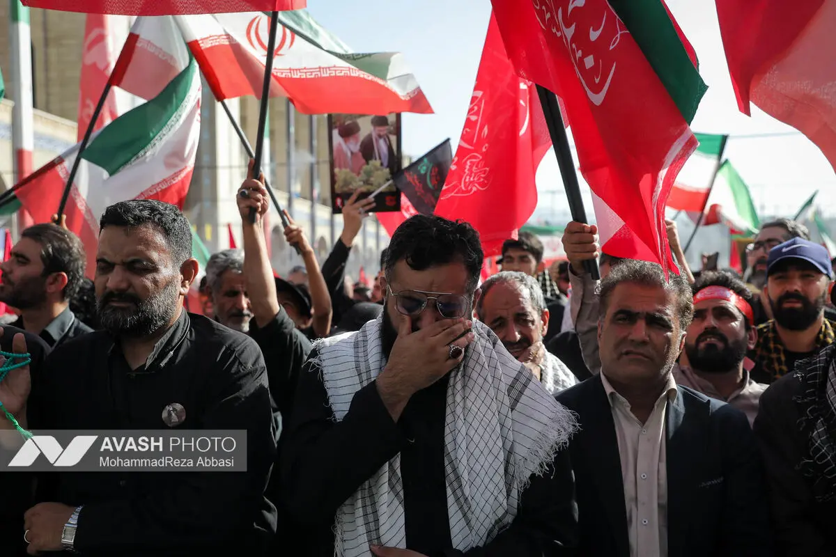 اقامه نماز بر پیکر رهبر شهید انقلاب در مصلای تهران