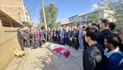 تشییع پیکر صابر کاظمی در زادگاهش آق‌قلا/ بدرقه قهرمان در میان اندوه مردم
