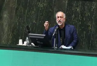 عزیزی: بانک‌ها نباید در جیب مردم دست‌اندازی کنند