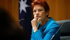 سناتور برقع پوش استرالیایی تعلیق شد