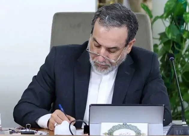 عراقچی خطاب به مقامات آمریکا: مراقب اطلاعات جعلی و اشتباهات محاسباتی باشید 