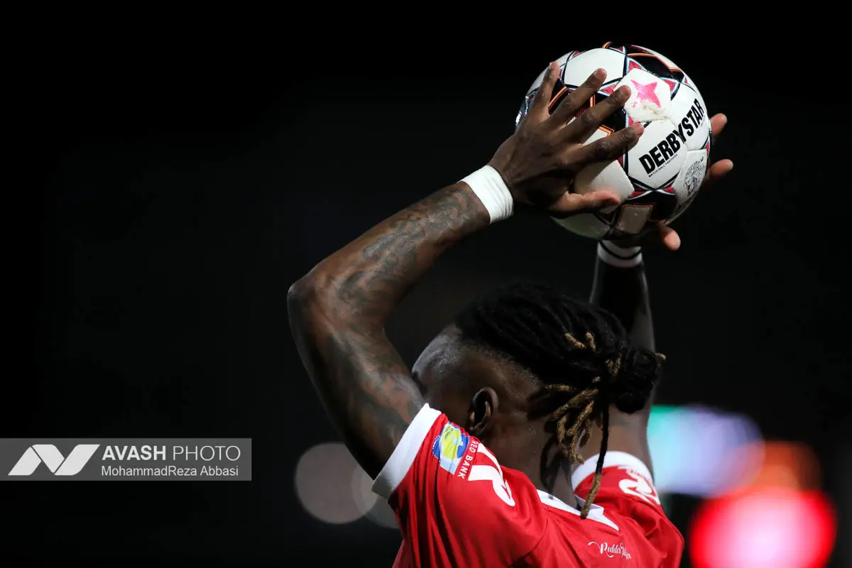 دیدار تیم های فوتبال  پرسپولیس تهران و خیبر خرم آباد