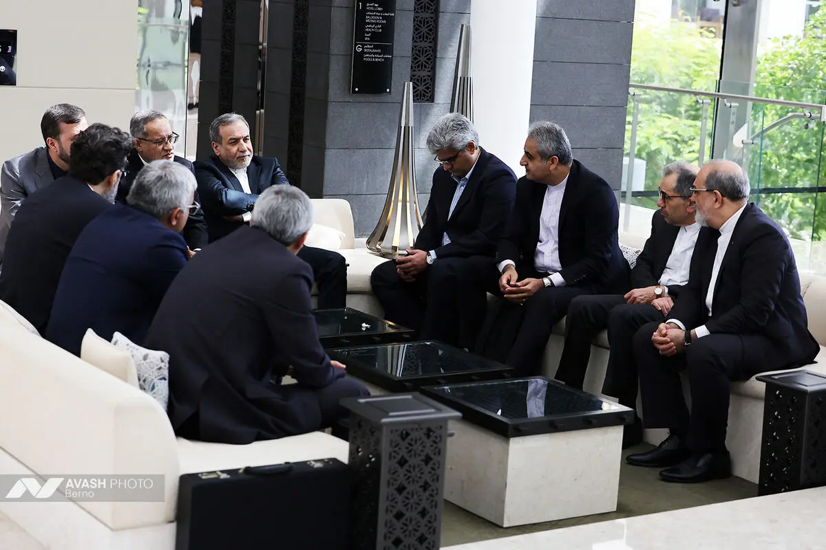 هیات مذاکره کننده ایران پیش از آغاز دور سوم مذاکرات ایران و آمریکا در عمان