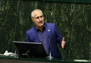 پورمحمدی: انتقال سهمیه بنزین به کارت بانکی از سال آینده اجرا می‌شود