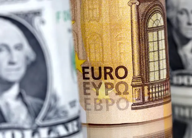 یورو در مسیر صعود، دلار در آستانه رکود