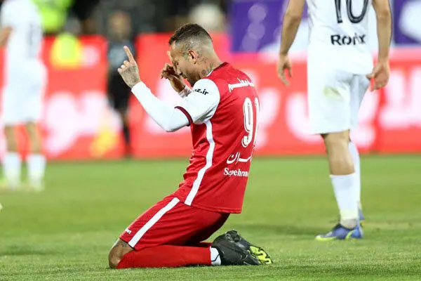 تماس مسئولان پرسپولیس با وکیل پریرا
