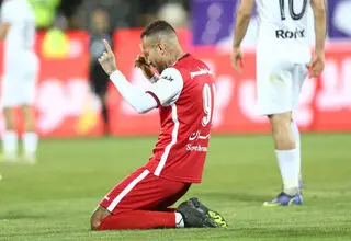 تماس مسئولان پرسپولیس با وکیل پریرا
