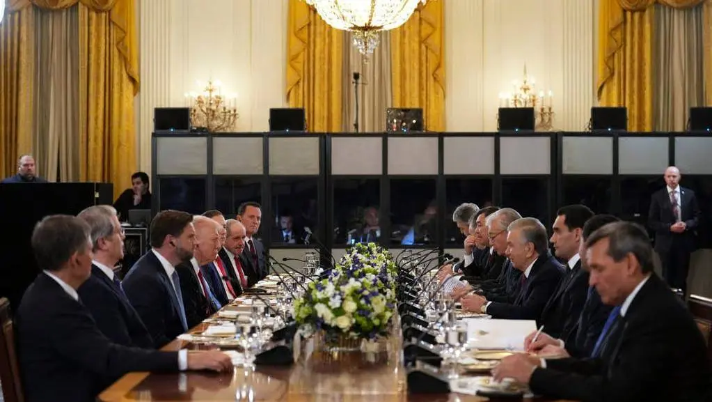 رهبران 5 کشور آسیای میانه به کاخ سفید رفتند/ ترامپ در آسیای میانه به دنبال چیست؟ 