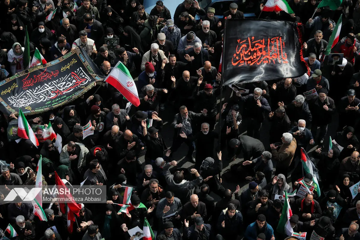 تشییع پیکر ۳۵ شهید جنگ رمضان در تهران -۲