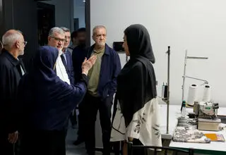 پزشکیان: حمایت از کودکان بی‌سرپرست بخشی از مسئولیت‌های بنیادین نظام حکمرانی است