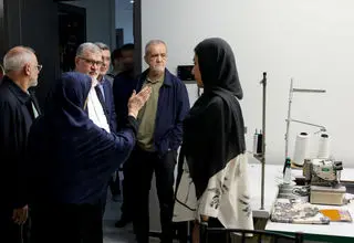 پزشکیان: حمایت از کودکان بی‌سرپرست بخشی از مسئولیت‌های بنیادین نظام حکمرانی است