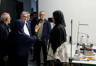 پزشکیان: حمایت از کودکان بی‌سرپرست بخشی از مسئولیت‌های بنیادین نظام حکمرانی است