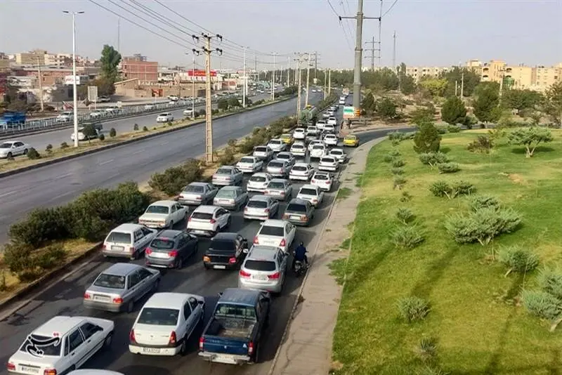 ترافیک سنگین در محورهای خروجی استان مازندران+تصویر