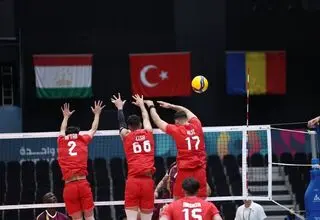 مردان والیبال ایران قطر را هم مغلوب  خود کردند