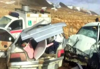 یک فوتی و ۱۰ مصدوم در حادثه برخورد دو خودرو