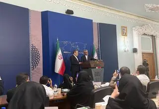 کار خبرنگاران سخت‌تر از کار ما است