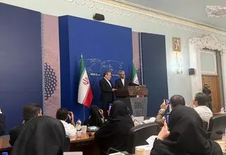 کار خبرنگاران سخت‌تر از کار ما است