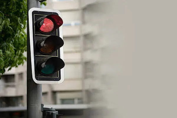 چراغهای راهنمایی و رانندگی دیگر خاموش نمیشود