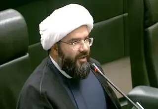 افرادی که مقابل مجلس تجمع کردند دستمزد دریافت می‌کنند